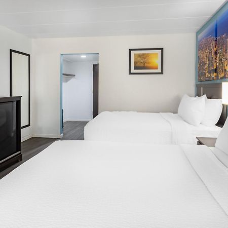 Days Inn By Wyndham Livonia Canton Detroit Bilik gambar