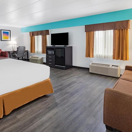 Days Inn By Wyndham Livonia Canton Detroit Bilik gambar