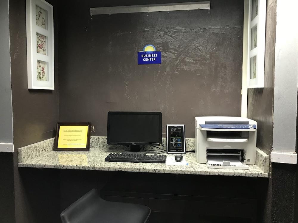 Days Inn By Wyndham Livonia Canton Detroit Luaran gambar