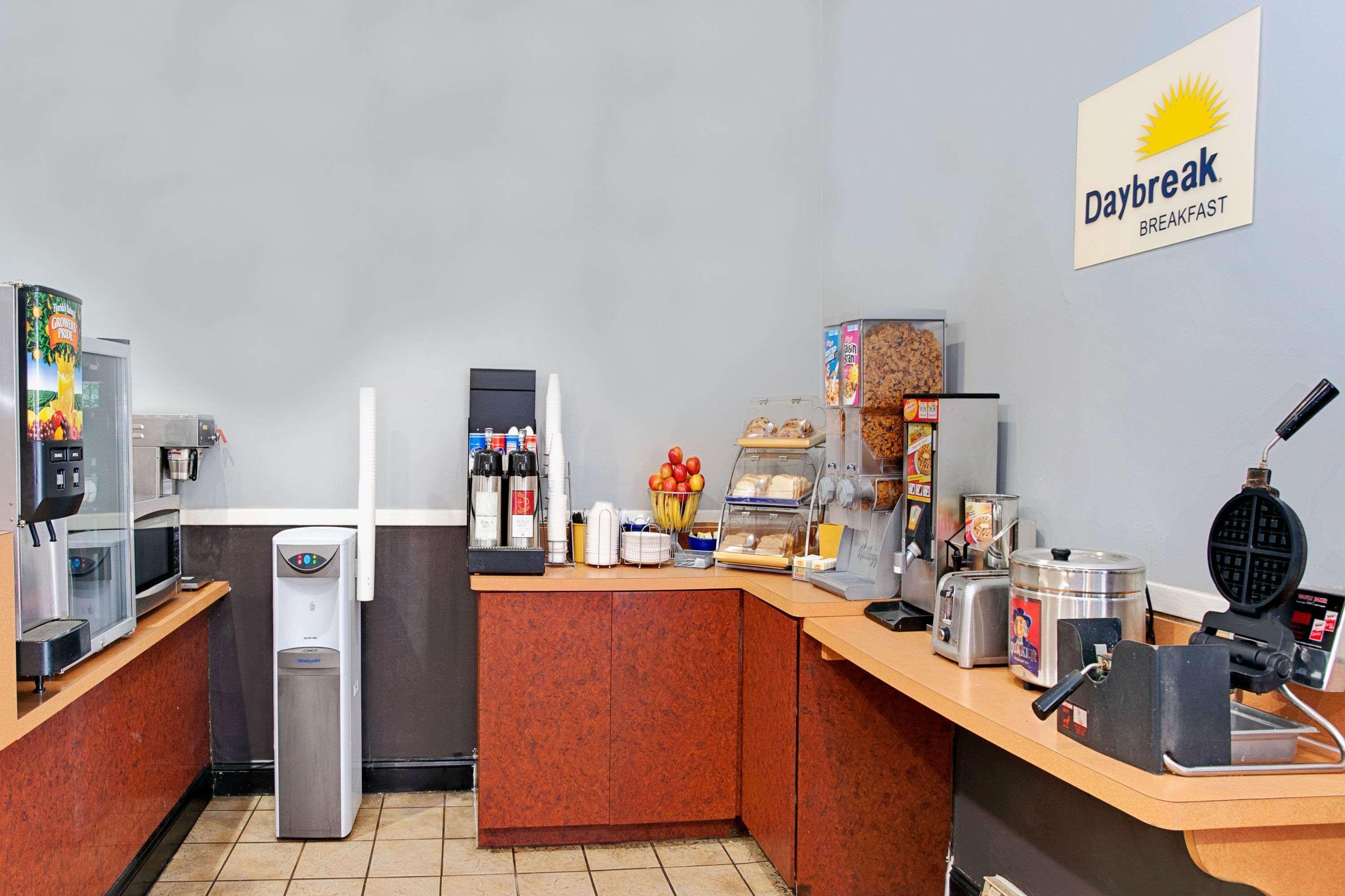 Days Inn By Wyndham Livonia Canton Detroit Luaran gambar