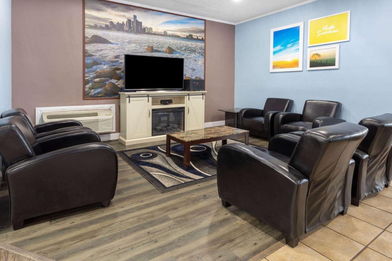 Days Inn By Wyndham Livonia Canton Detroit Luaran gambar