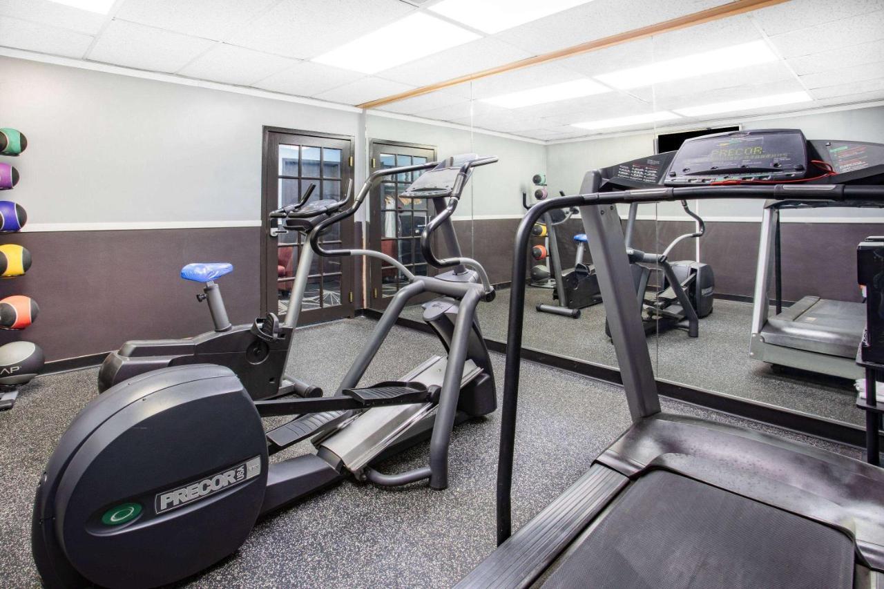 Days Inn By Wyndham Livonia Canton Detroit Luaran gambar